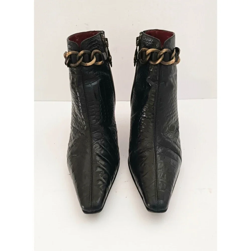 Donald Pliner Blk Croc Embossed Leather Heeled Ankle Boots Chain Trim Italy 6.5M